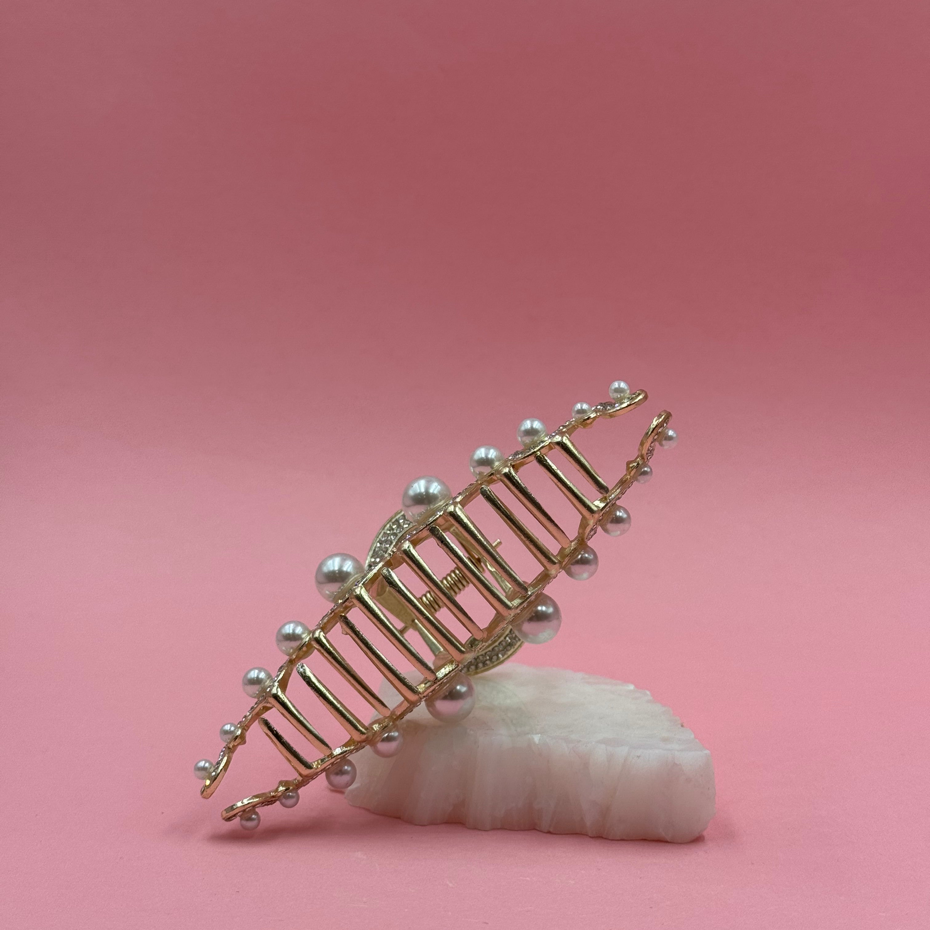Pearl hair clip