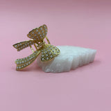 Bow pearls clip