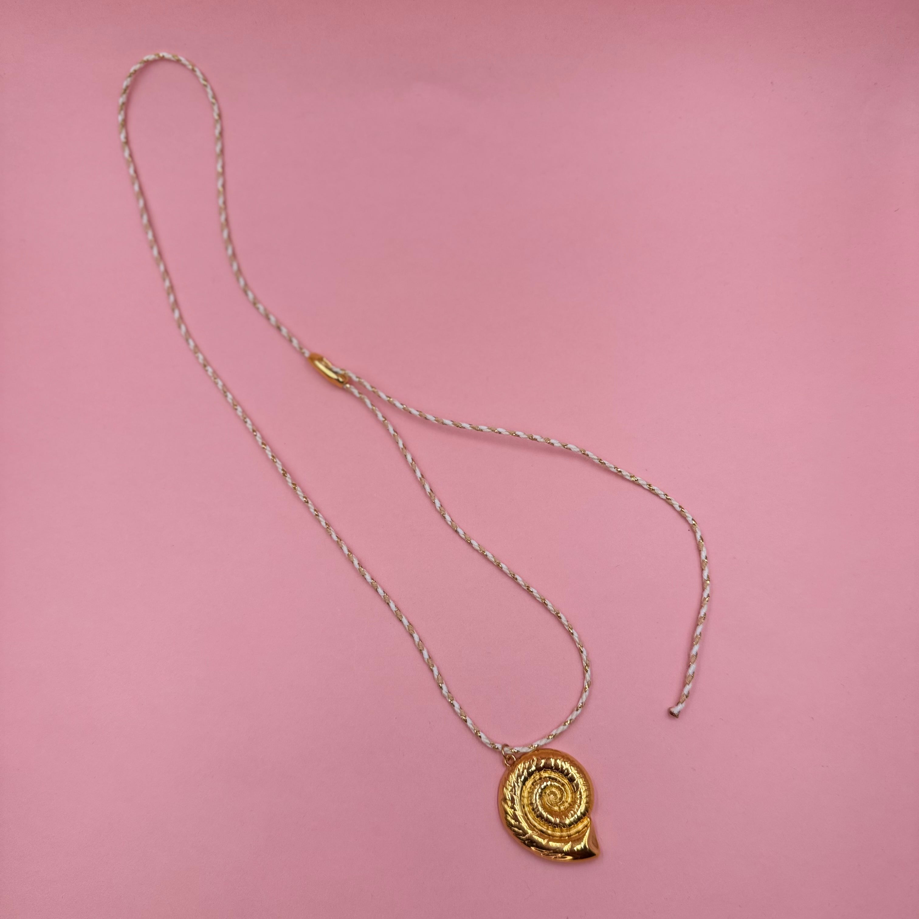 Gold Shell | Gold Necklace