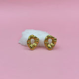 Elegant gold earrings